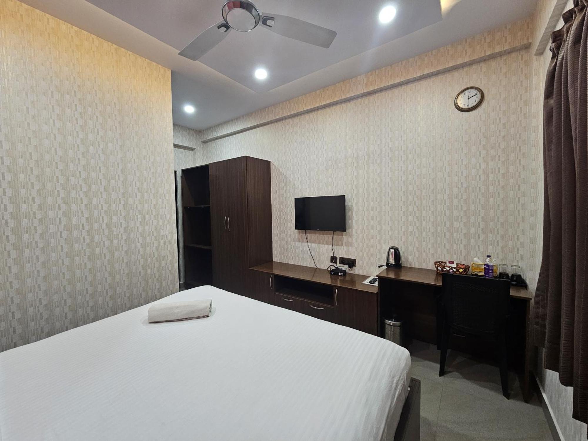 Hotel The Urban Nest Bangalore Esterno foto