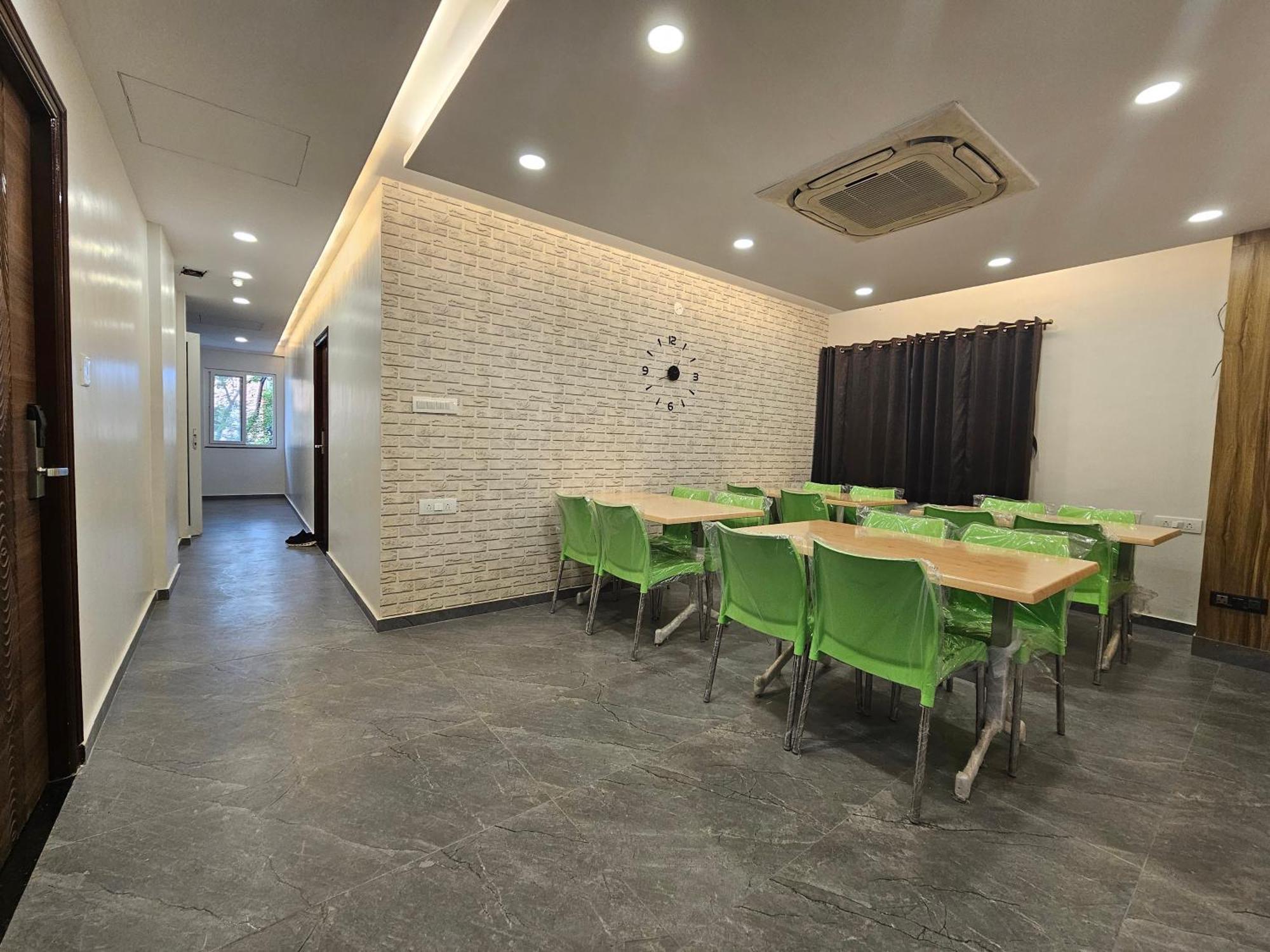 Hotel The Urban Nest Bangalore Esterno foto