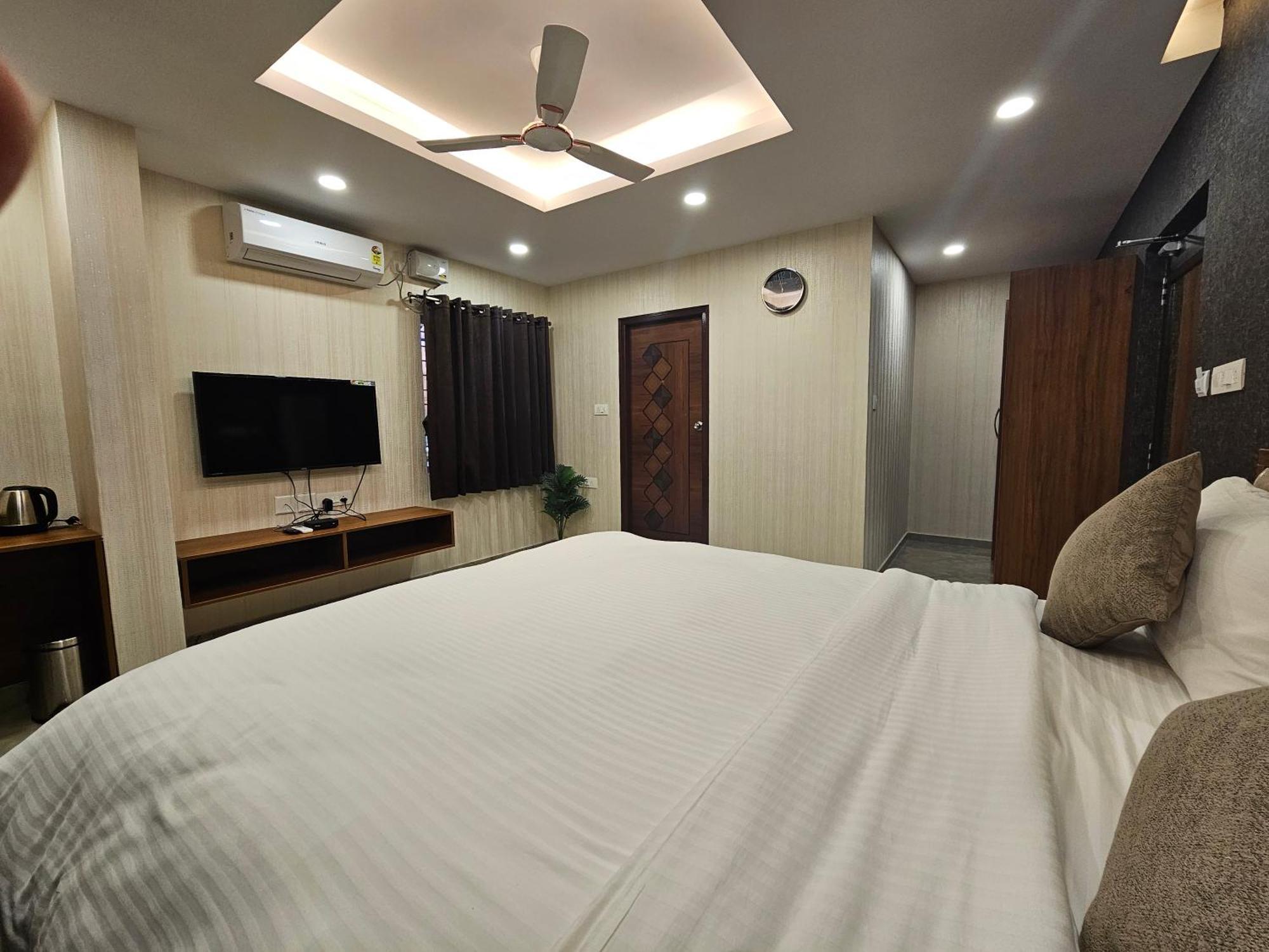 Hotel The Urban Nest Bangalore Esterno foto