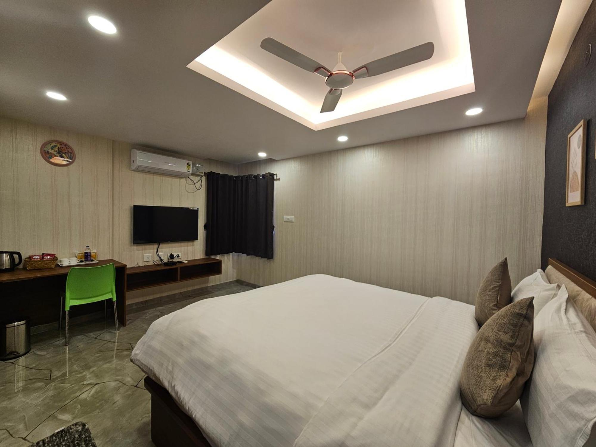 Hotel The Urban Nest Bangalore Esterno foto